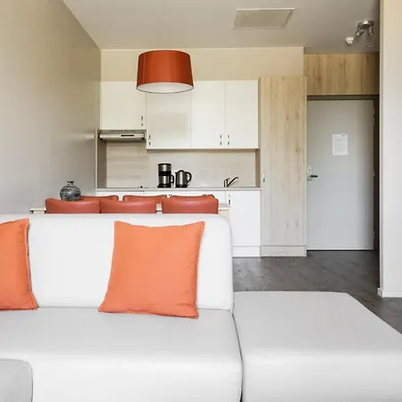 Deluxe Holiday For 2 Adults And 3 Children Apartament
